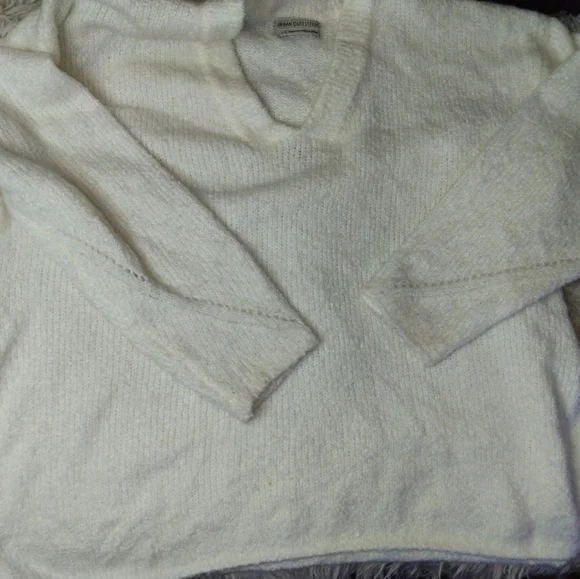 Urban Outfitters Rosie Cozy V-neck Off White Oversized Sweater Size L - Picture 8 of 12